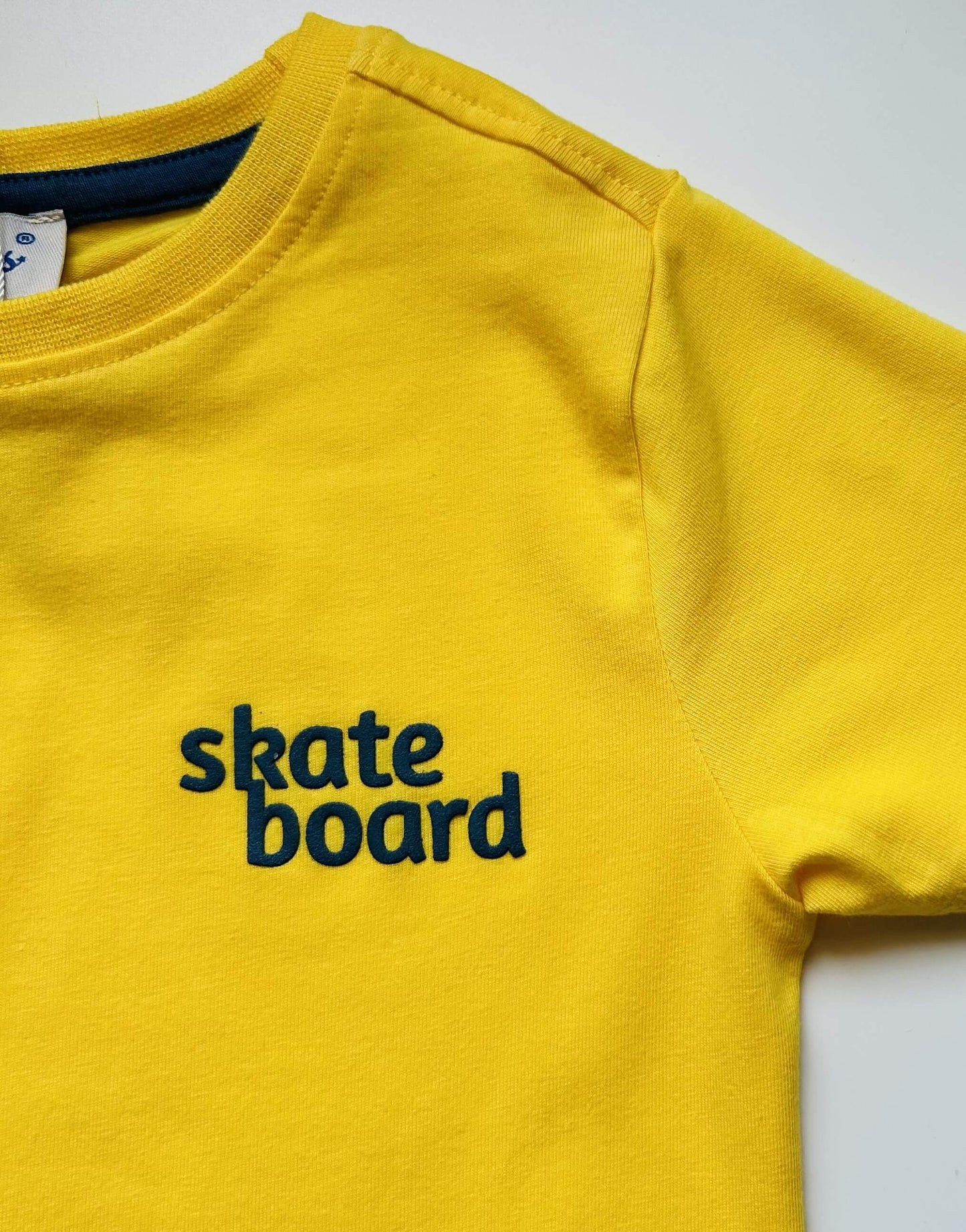 Tee-shirt skateboard jaune